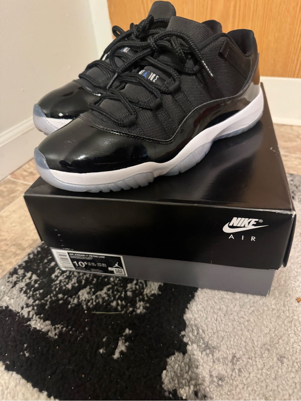 Jordan Men's Low Top Athletic Shoes Black White